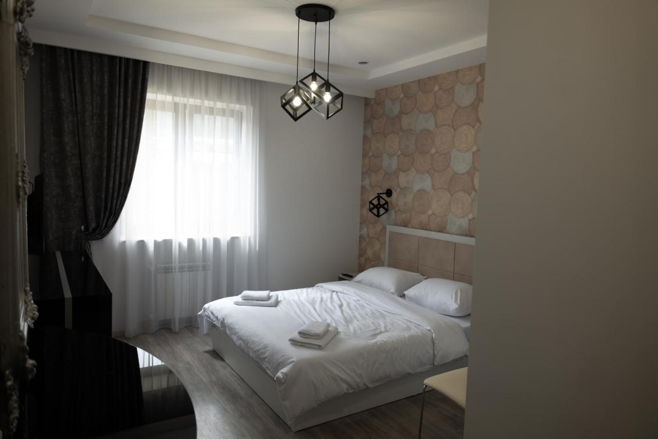 Dilvar Dilidzjan Buitenkant foto